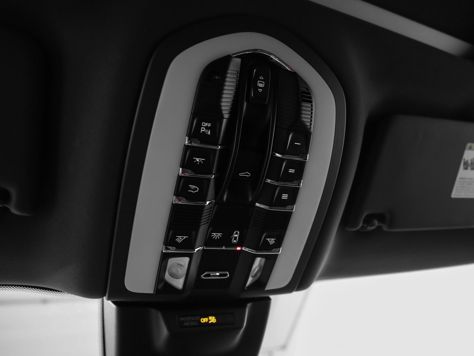 2023 Porsche Macan Base