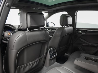 2023 Porsche Macan Base