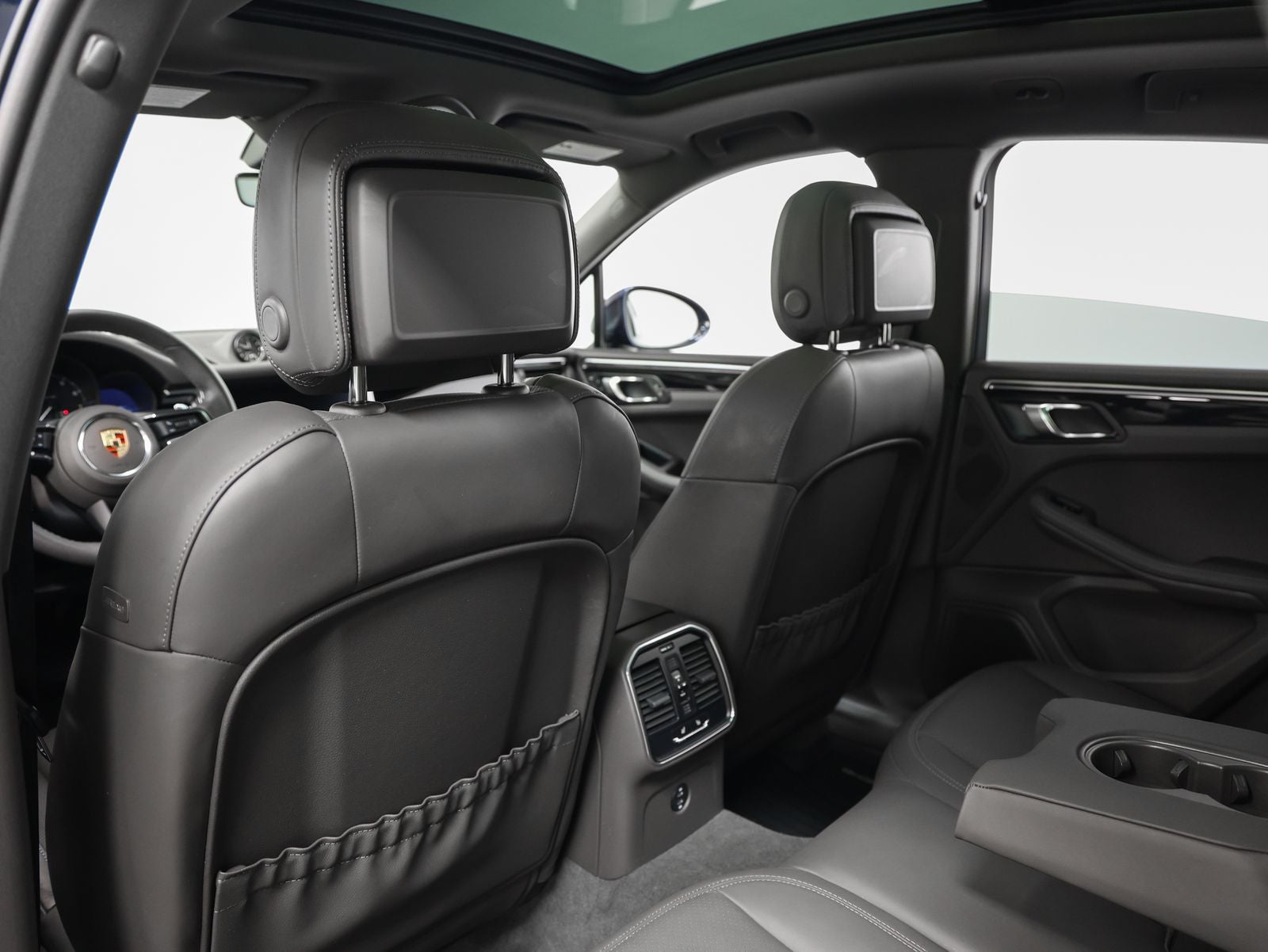 2023 Porsche Macan Base