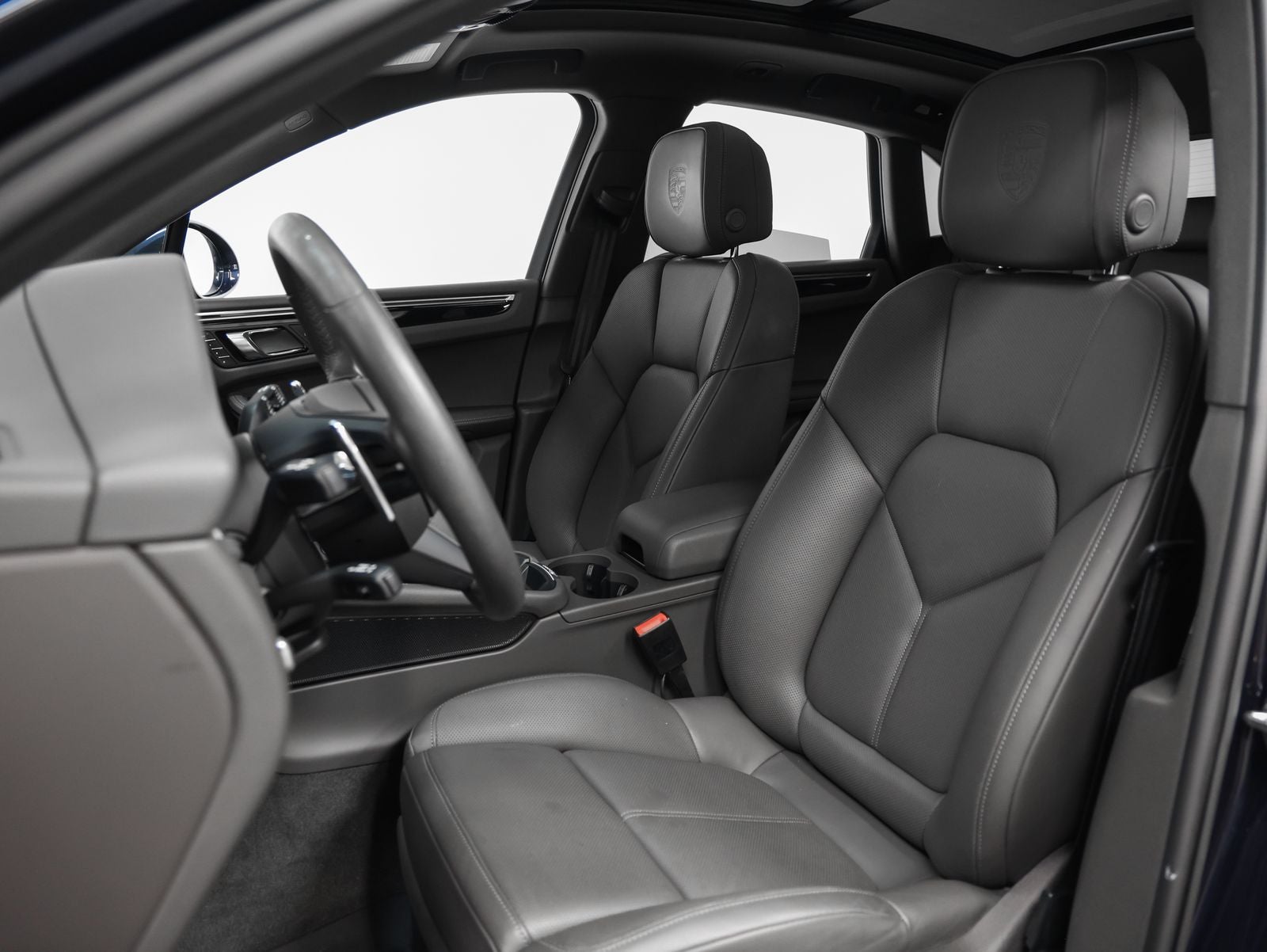 2023 Porsche Macan Base