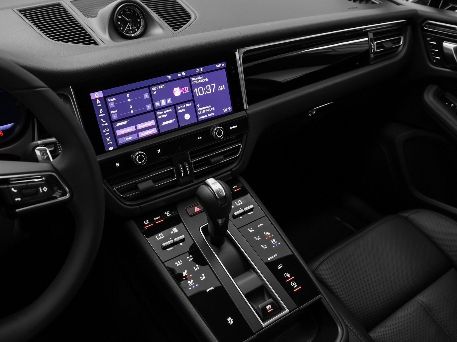 2025 Porsche Macan Base