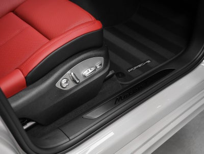 2026 Porsche Macan Macan T