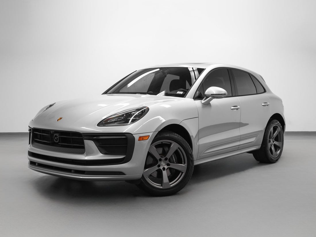 2023 Porsche Macan — photo 1 of 41