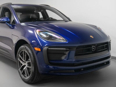 2025 Porsche Macan Base