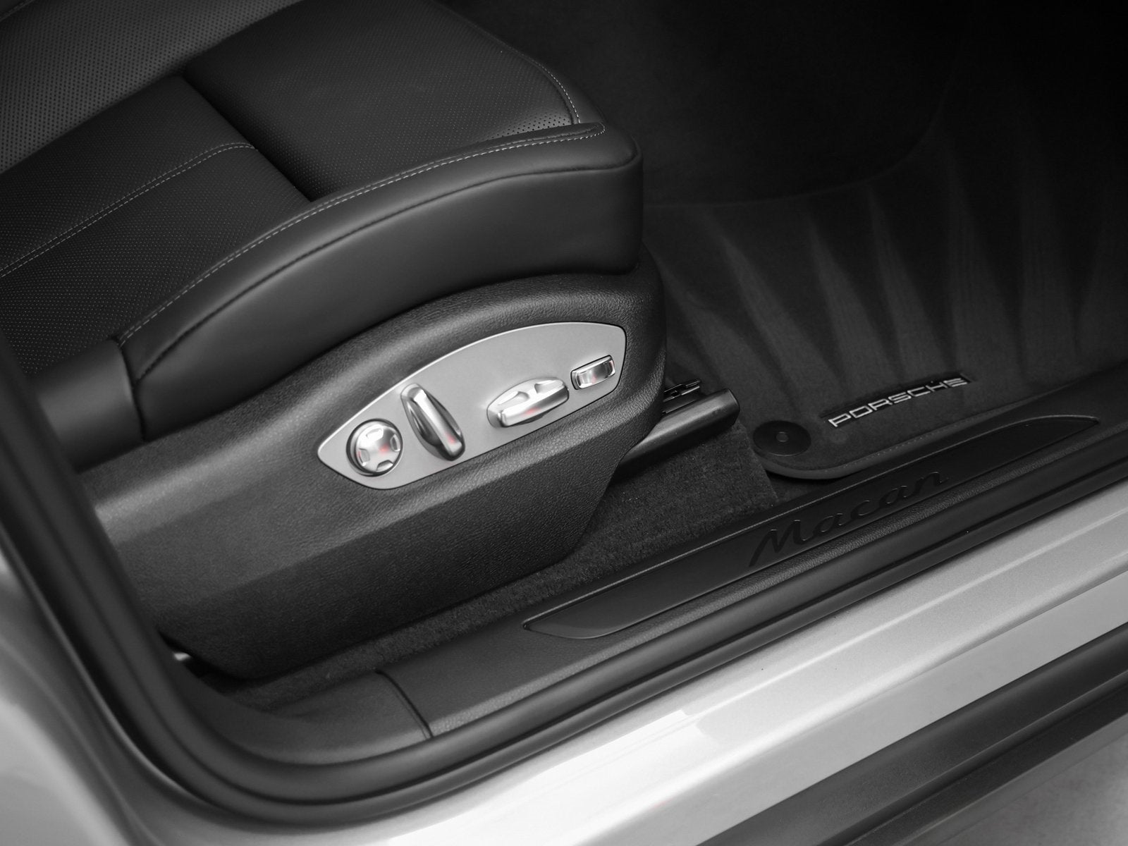 2025 Porsche Macan Macan