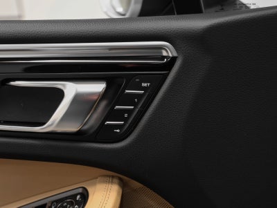 2021 Porsche Macan Macan