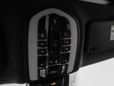 2021 Porsche Macan Macan