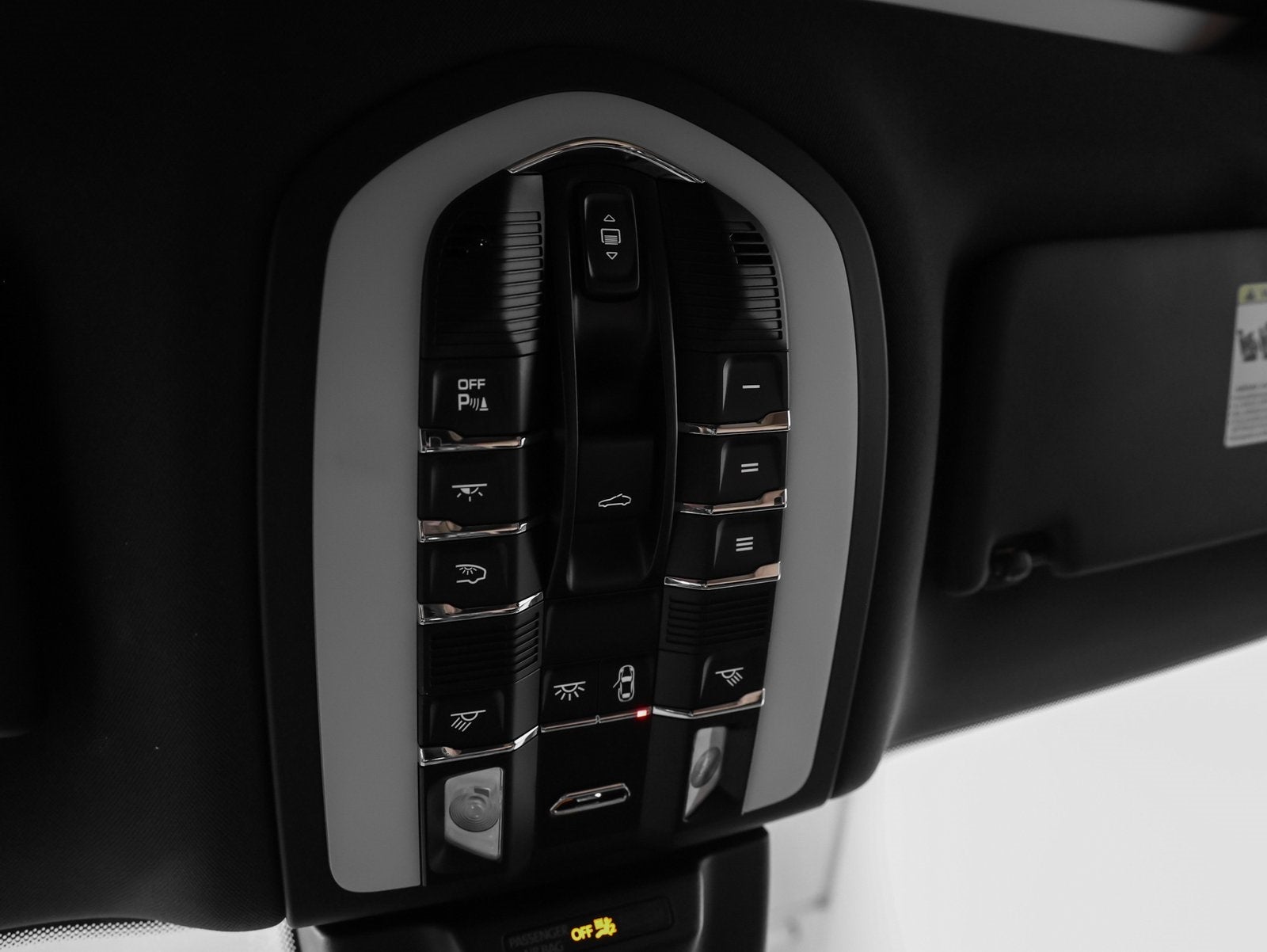 2021 Porsche Macan Macan