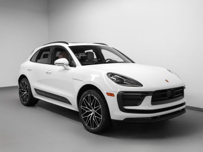2023 Porsche Macan Base