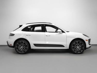 2023 Porsche Macan Base