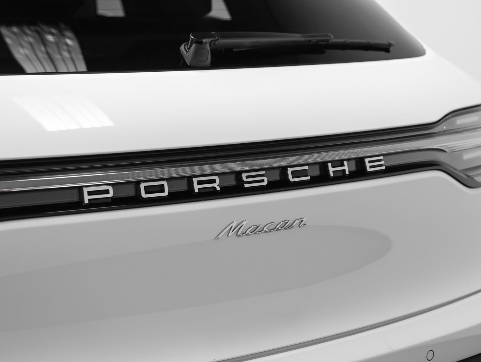 2023 Porsche Macan Base