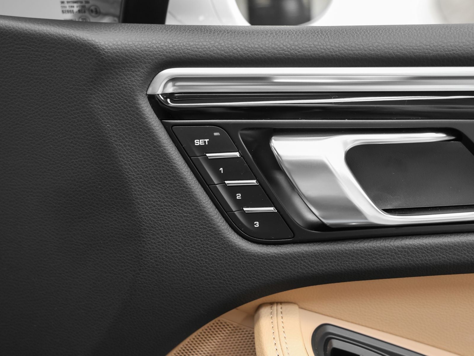 2023 Porsche Macan Base