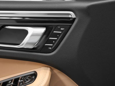 2023 Porsche Macan Base