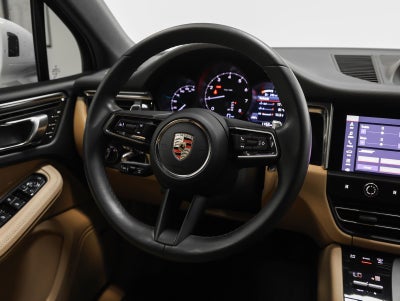 2023 Porsche Macan Base