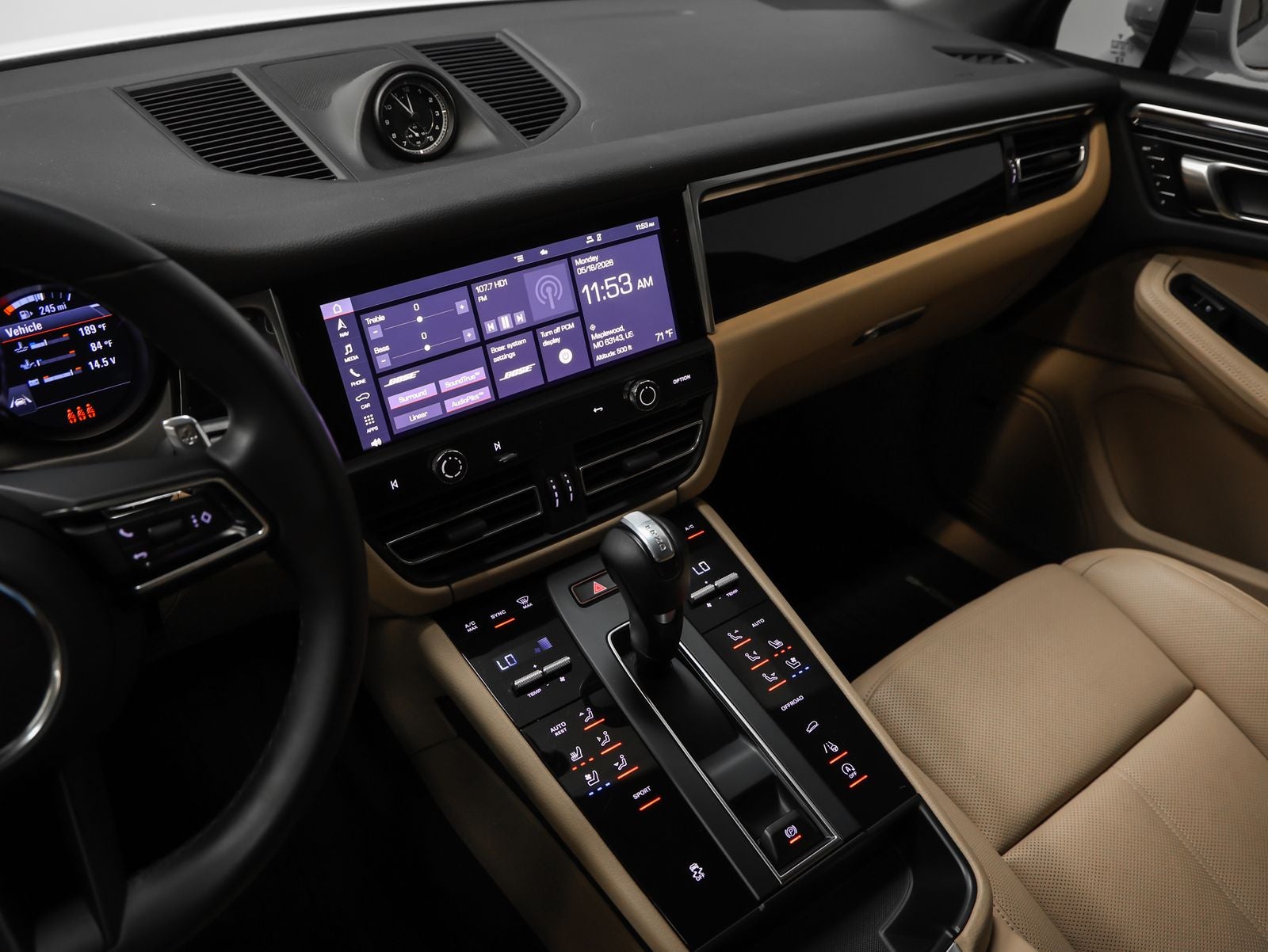 2023 Porsche Macan Base