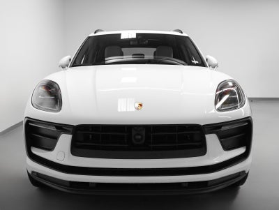 2023 Porsche Macan Base