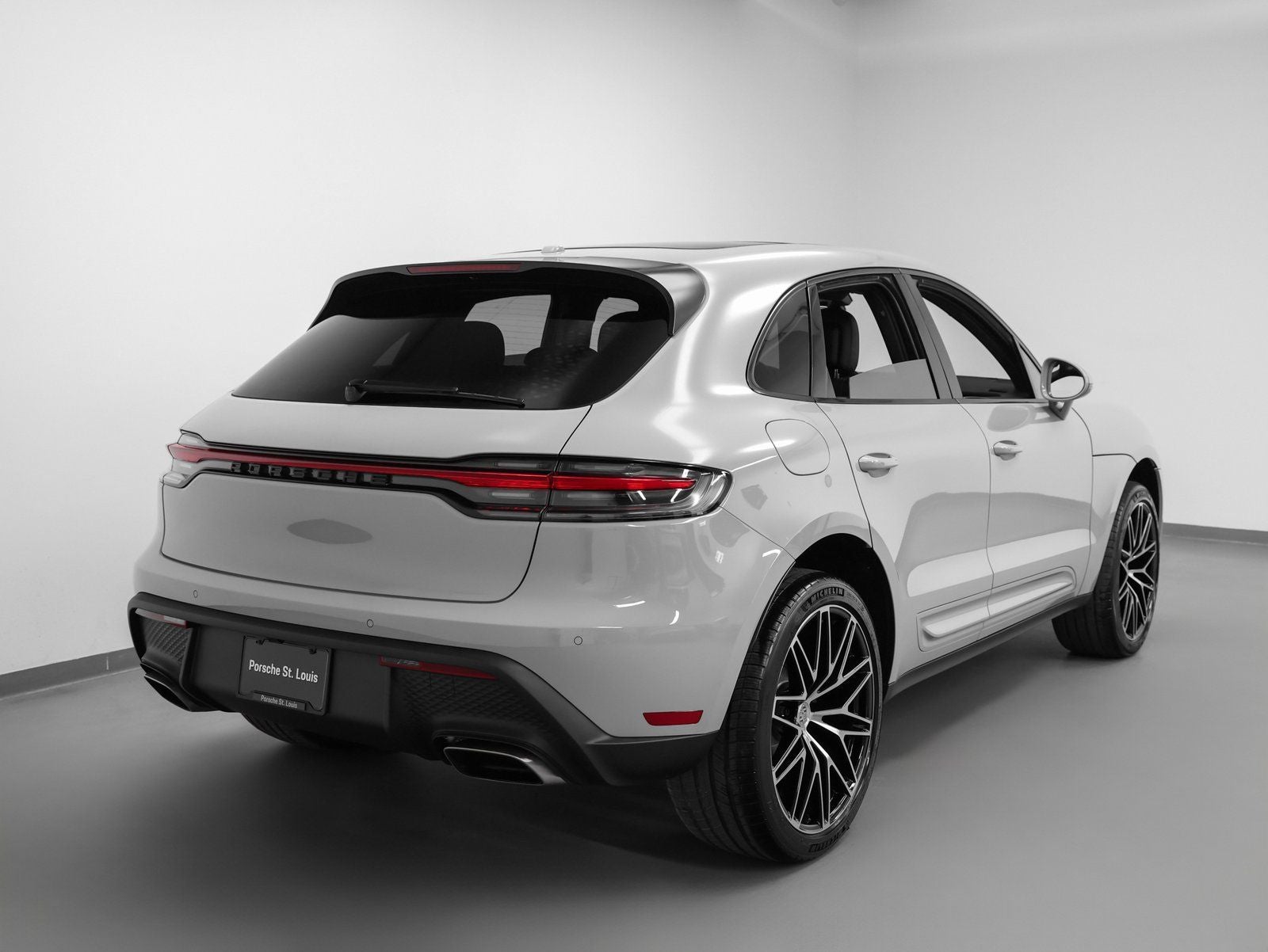 2026 Porsche Macan Base
