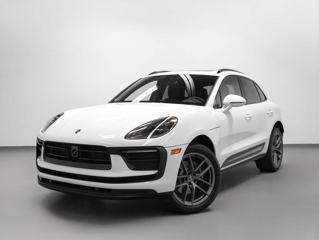2026 Porsche Macan — photo 1 of 44