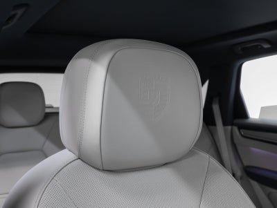 2023 Porsche Cayenne Cayenne Platinum Edition (MY23)