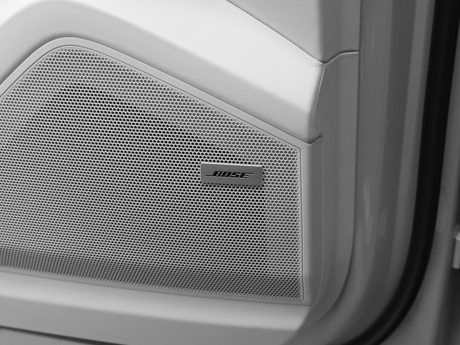 2023 Porsche Cayenne Cayenne Platinum Edition (MY23)