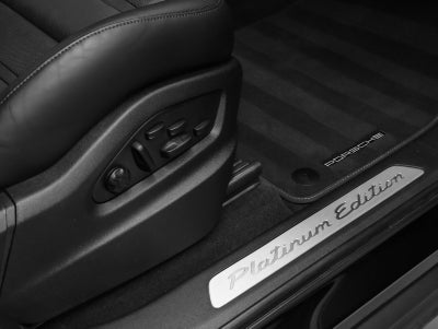 2023 Porsche Cayenne Platinum Edition