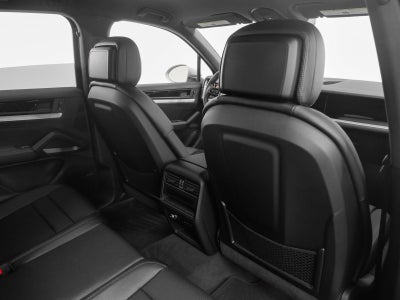 2025 Porsche Cayenne Base