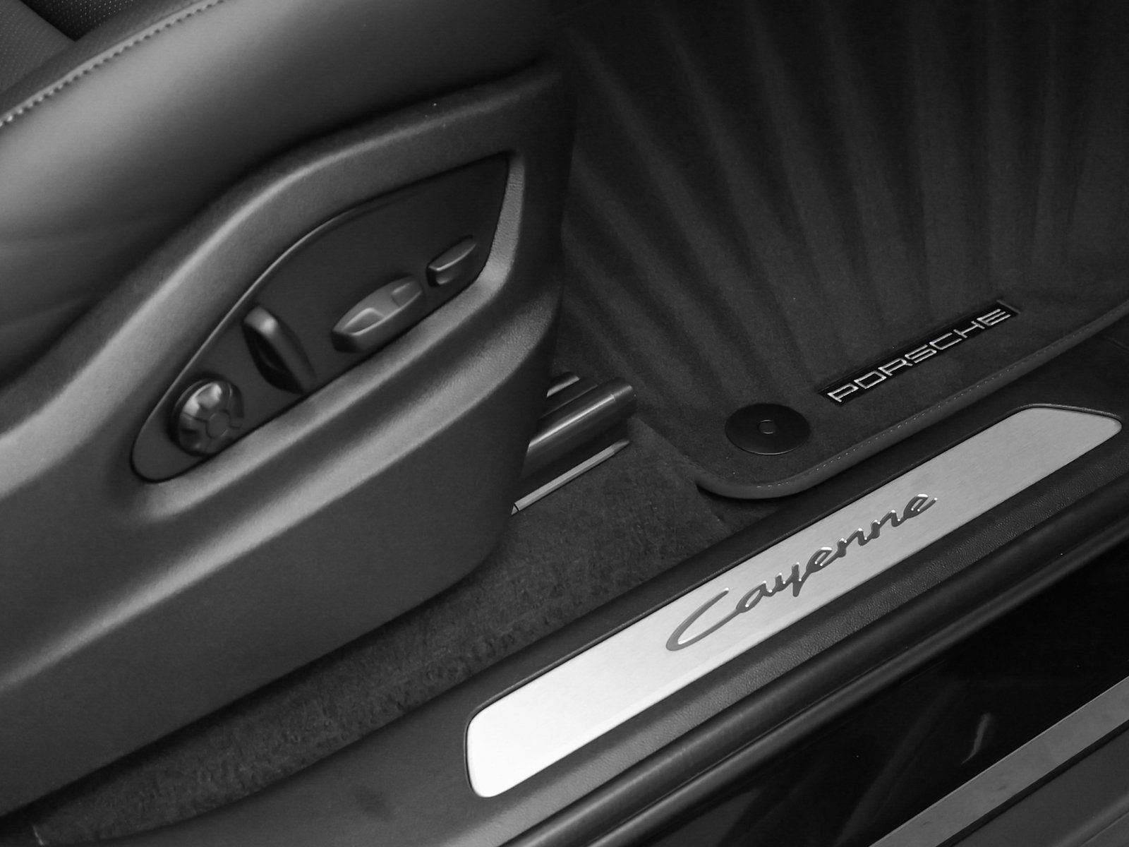 2025 Porsche Cayenne Base