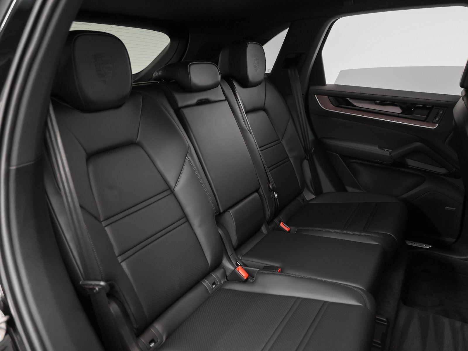 2025 Porsche Cayenne Base