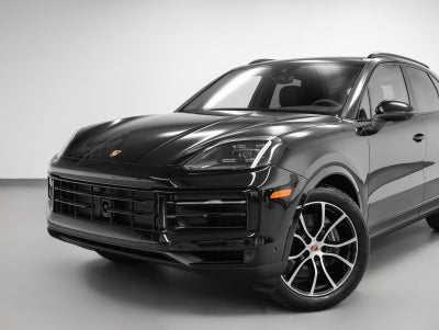 2025 Porsche Cayenne Base