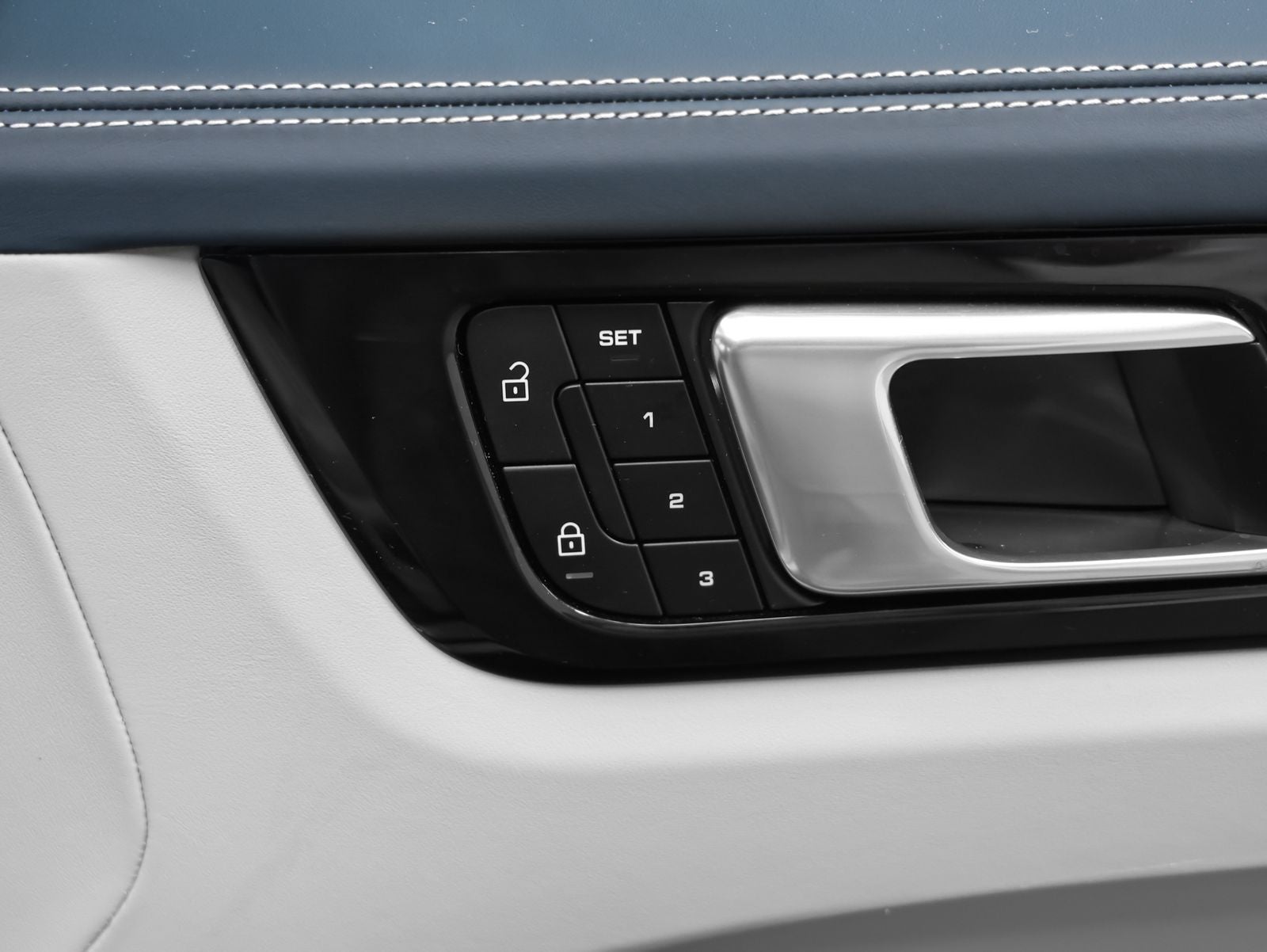 2023 Porsche Cayenne Base