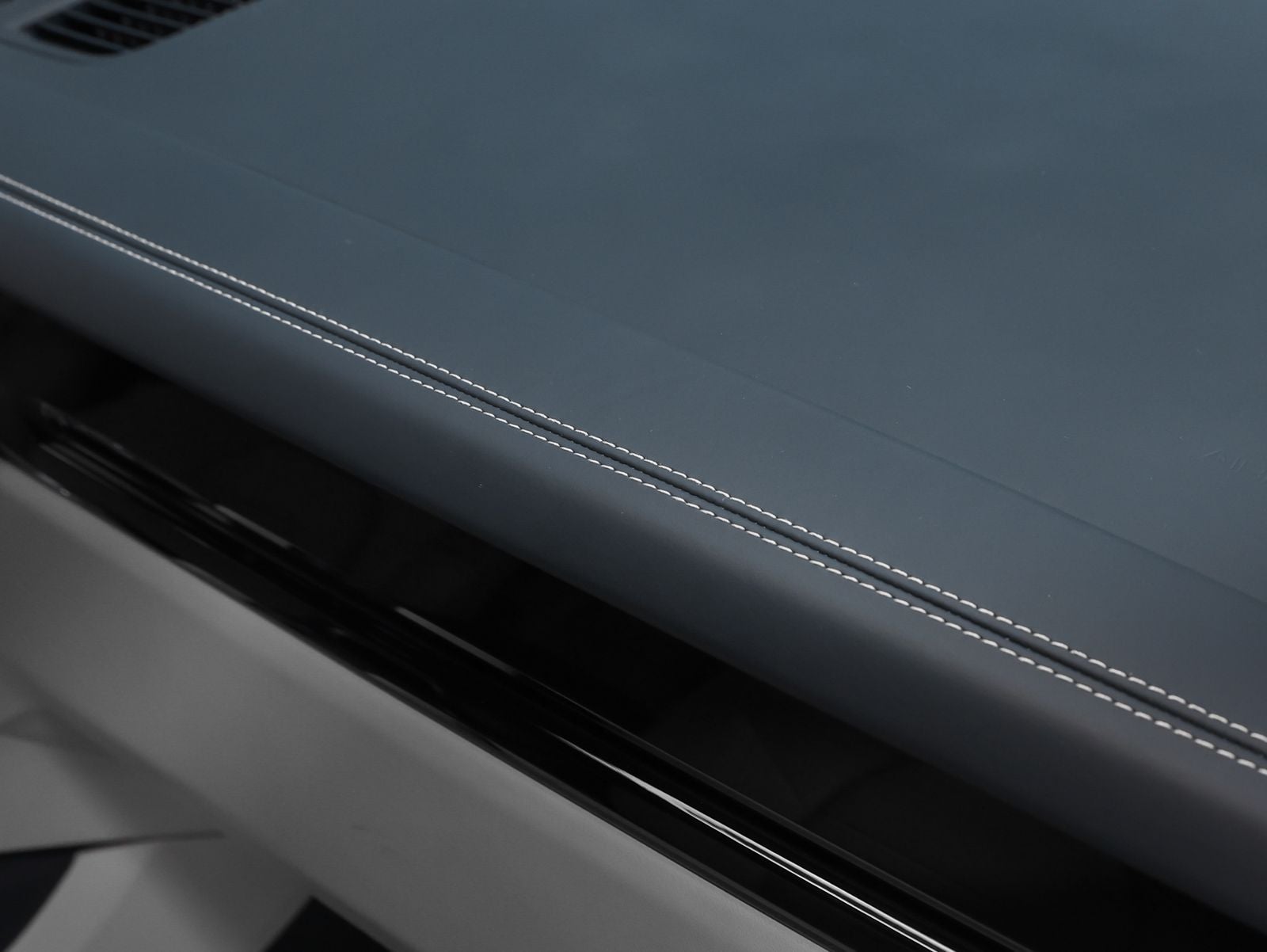2023 Porsche Cayenne Base