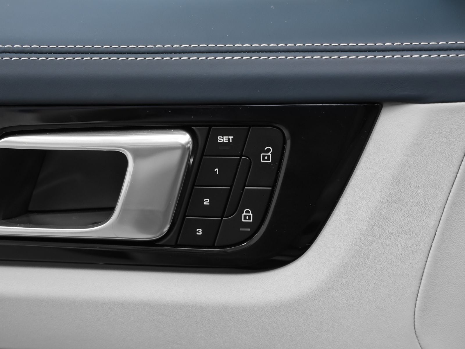 2023 Porsche Cayenne Base