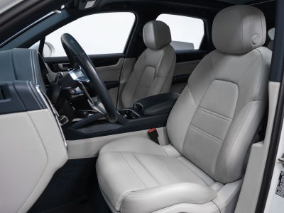 2023 Porsche Cayenne Base