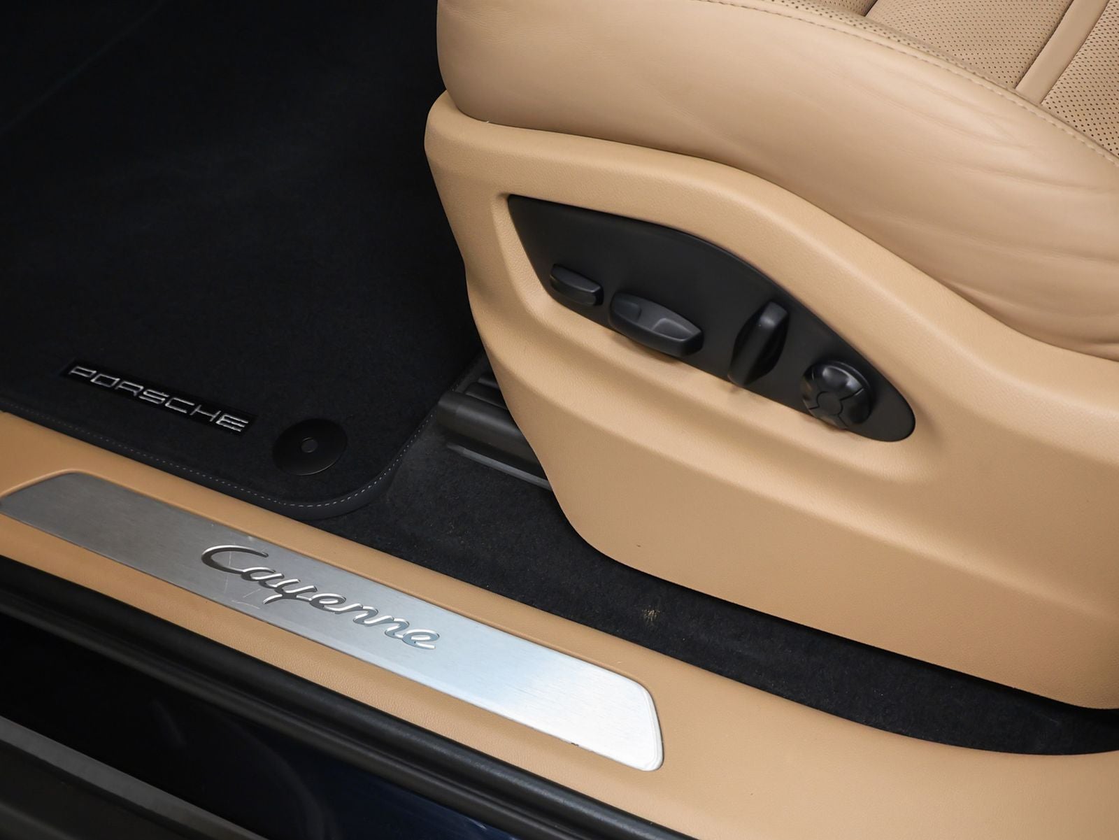 2023 Porsche Cayenne Base