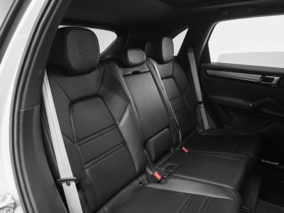 2022 Porsche Cayenne Cayenne Platinum Edition (MY22)