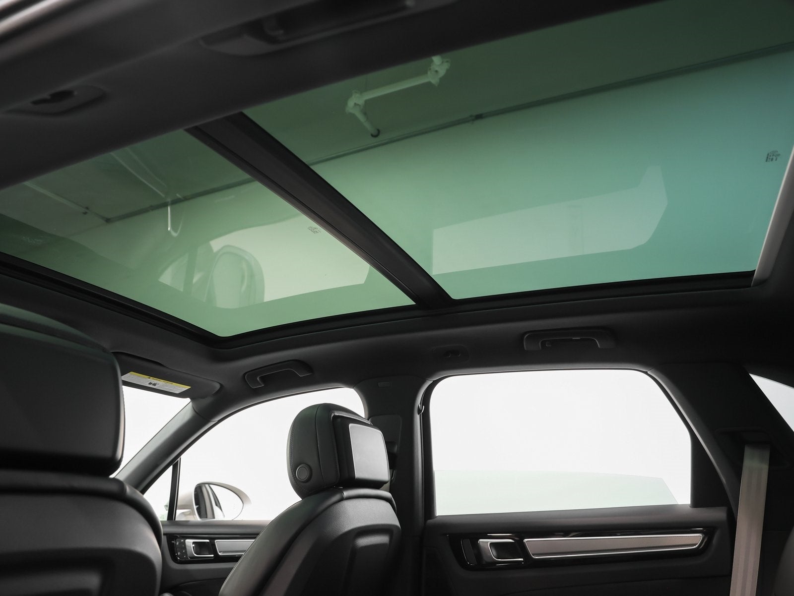 2022 Porsche Cayenne Cayenne Platinum Edition (MY22)