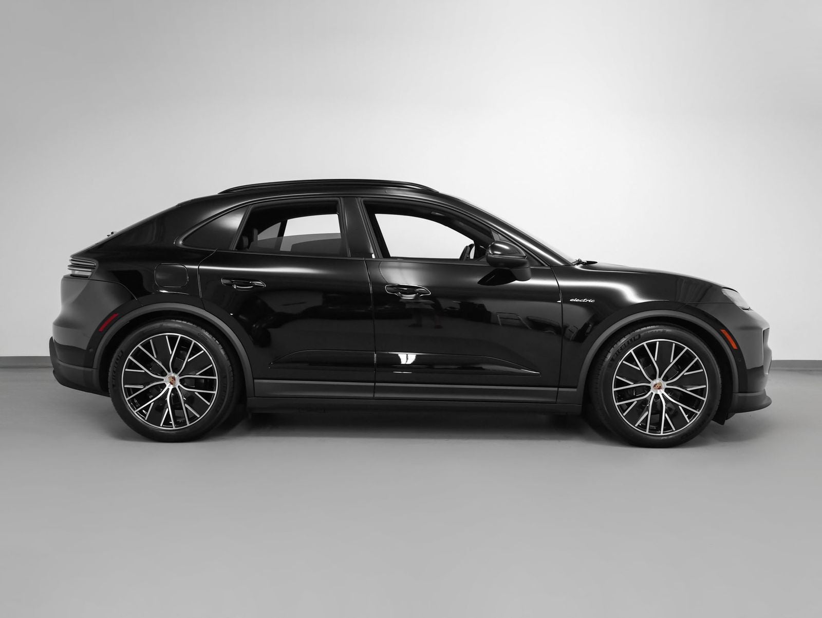 2025 Porsche Macan Electric 4
