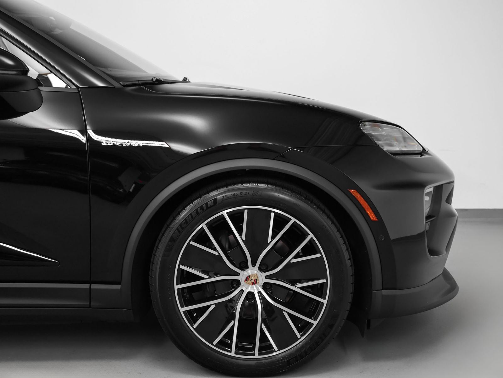 2025 Porsche Macan Electric 4