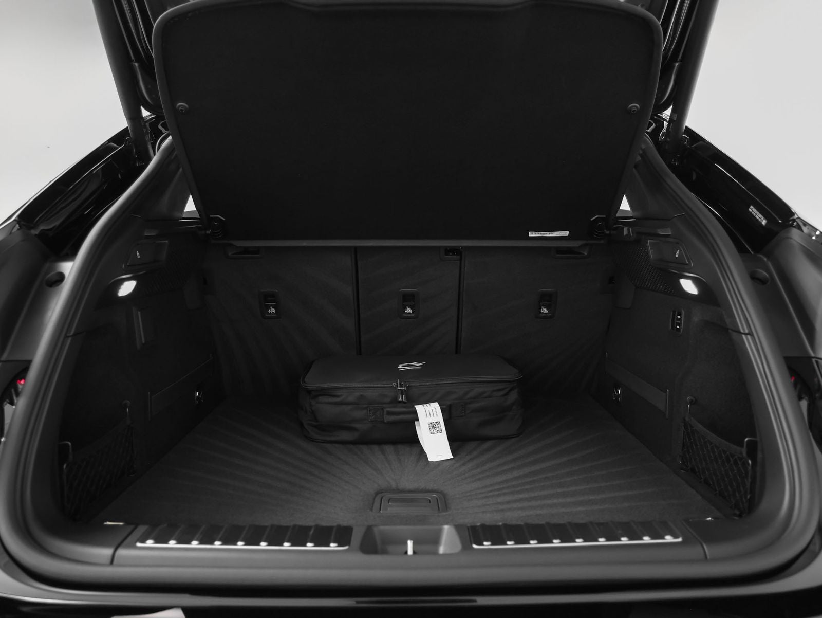 2025 Porsche Macan Electric 4