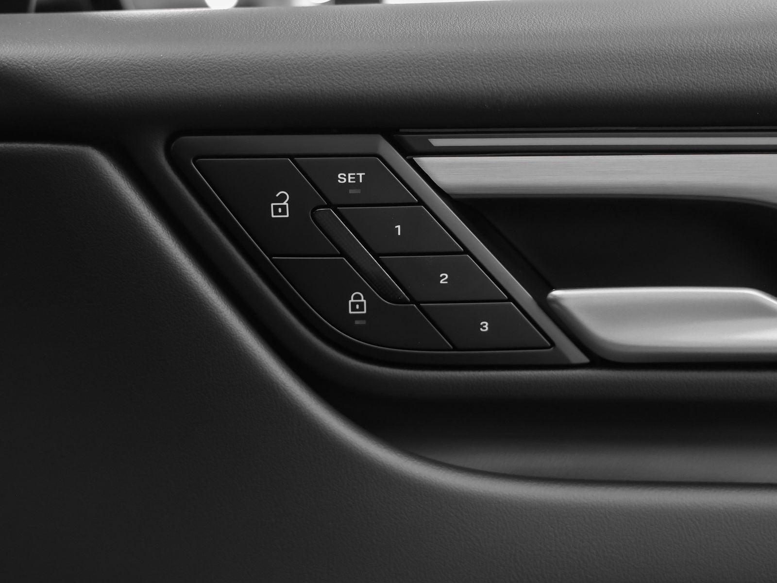 2025 Porsche Macan Electric 4