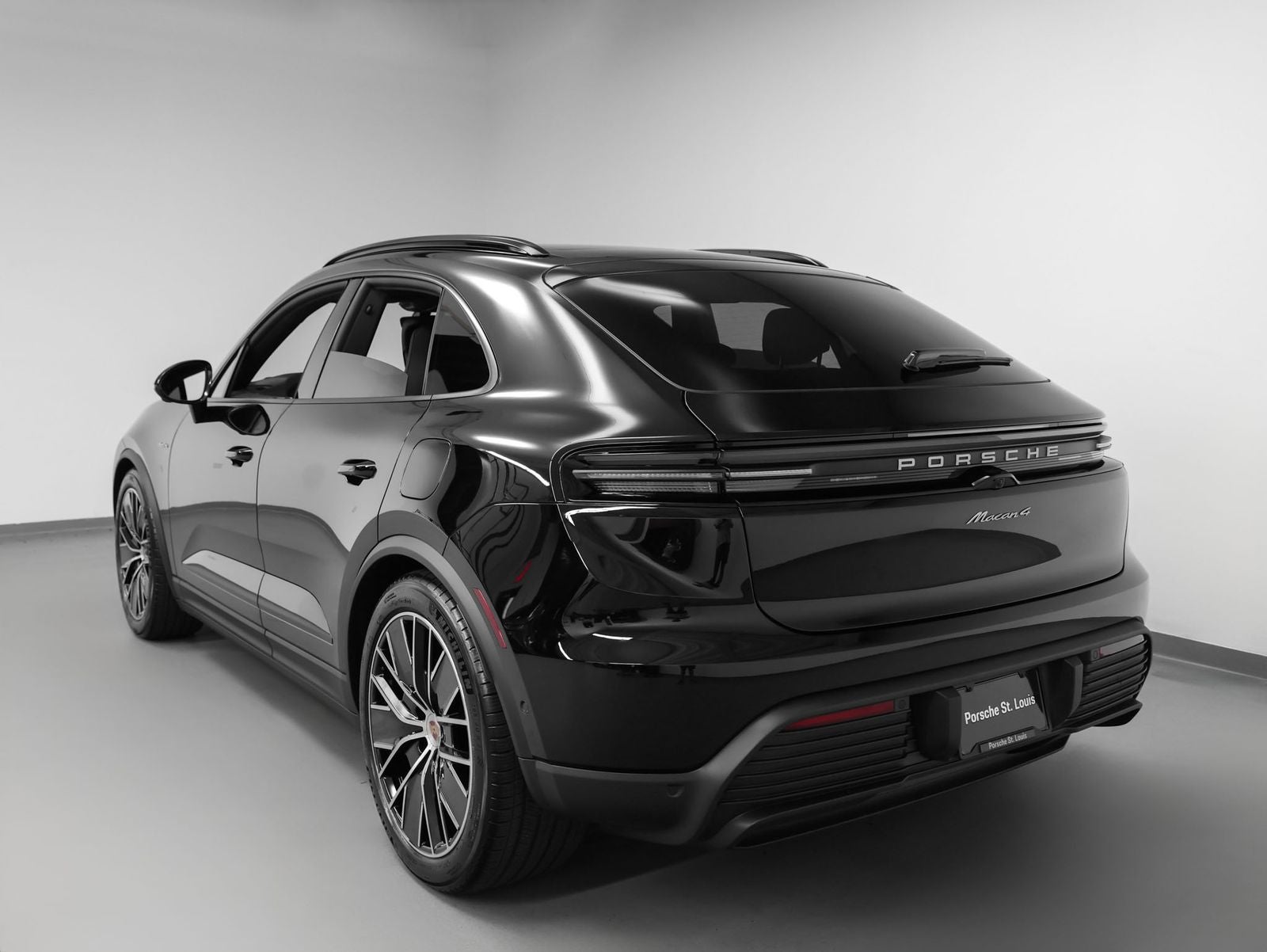 2025 Porsche Macan Electric 4