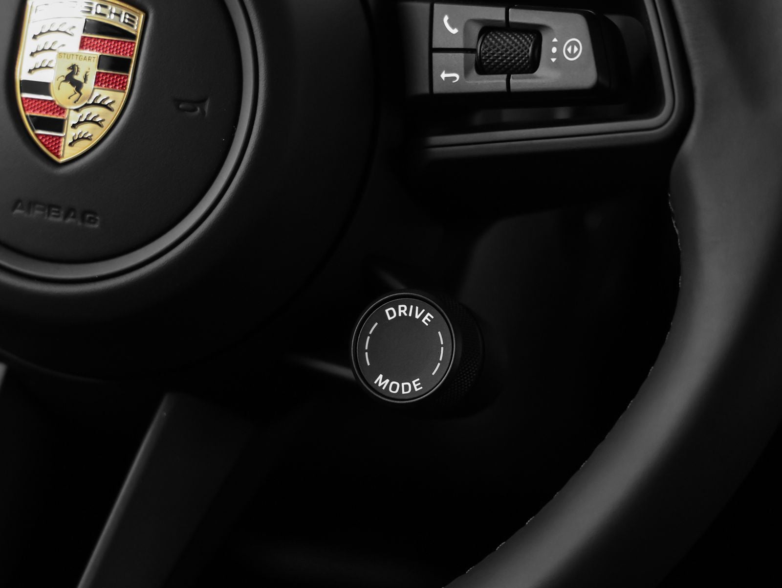 2025 Porsche Macan Electric 4