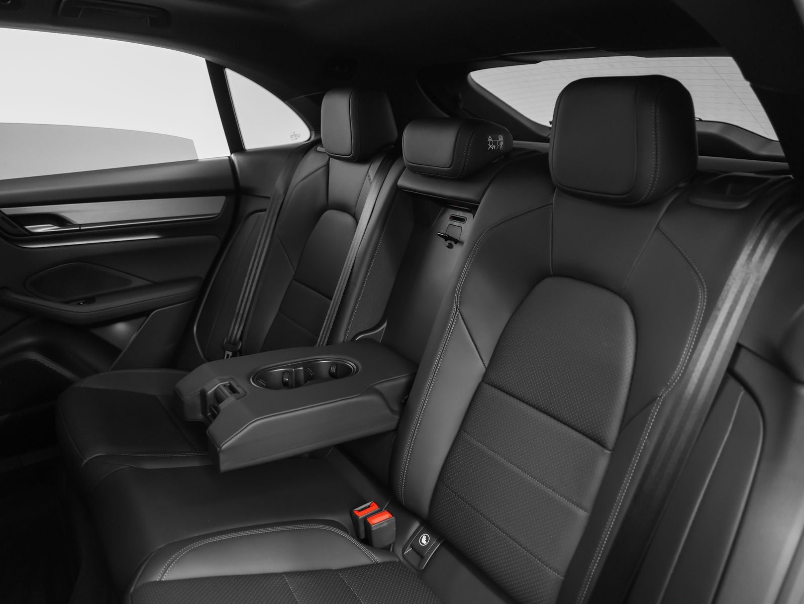 2025 Porsche Macan Electric 4