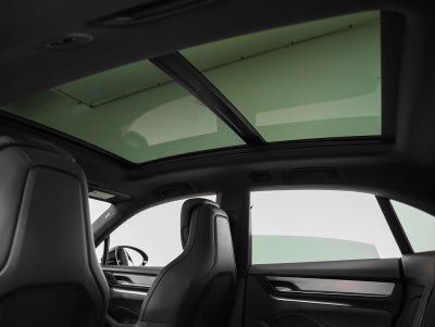 2025 Porsche Macan Electric 4