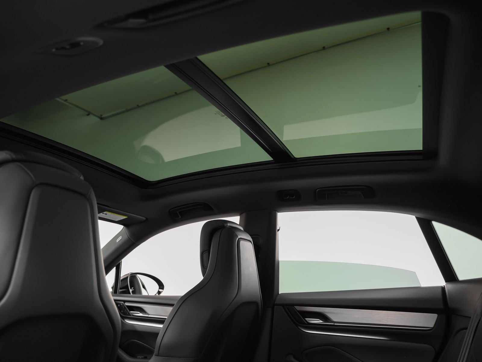 2025 Porsche Macan Electric 4