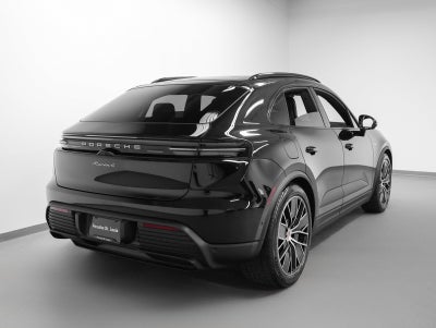2026 Porsche Macan 4 Electric