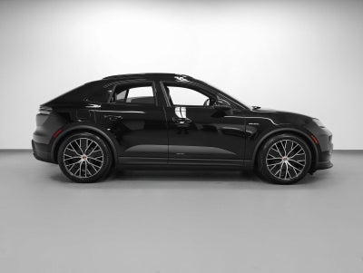 2026 Porsche Macan 4 Electric