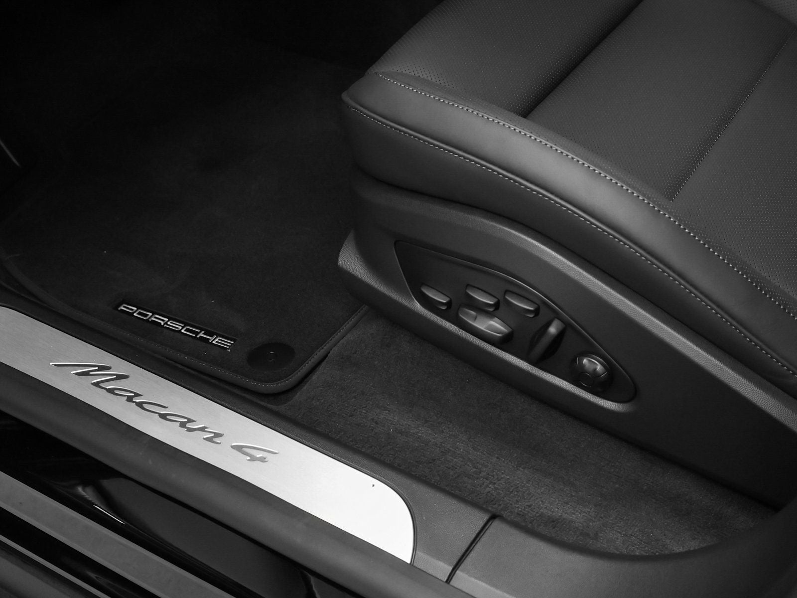 2026 Porsche Macan 4 Electric