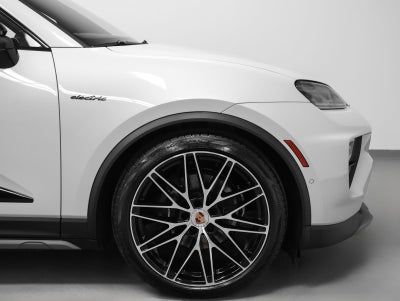 2026 Porsche Macan 4 Electric