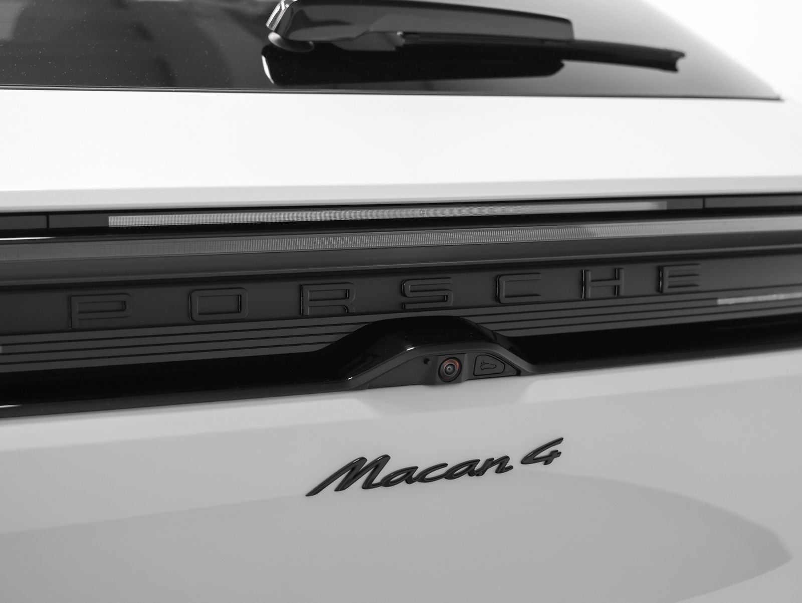 2026 Porsche Macan 4 Electric